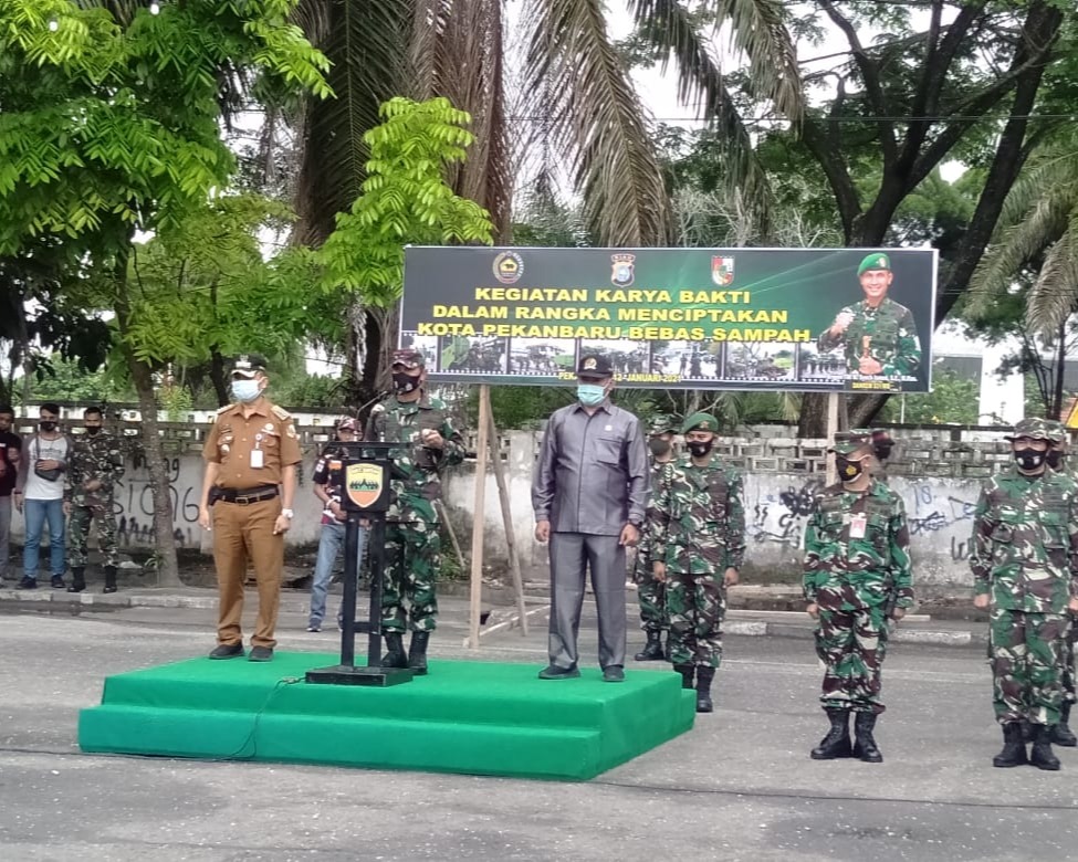 Ciptakan Kota Pekanbaru Bebas Sampah, Danrem 031/WB : Karena Pekanbaru Adalah Rumah Kami, Kami Juga Berkewajiban Untuk Membersihkan Rumah Kami