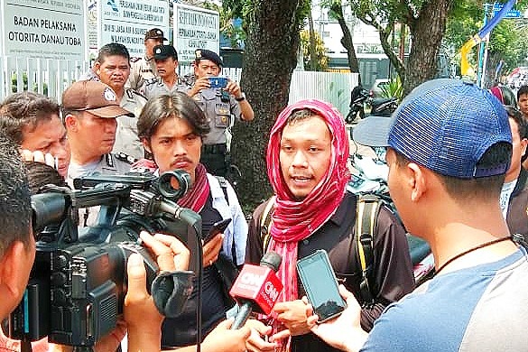 Mahasiswa Peduli Danau Toba Demo BPODT