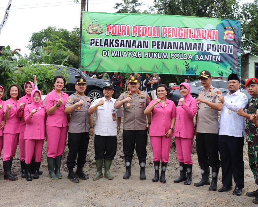 Polisi Peduli Penghijauan, Kapolda Banten Tanam 2020 Batang Pohon