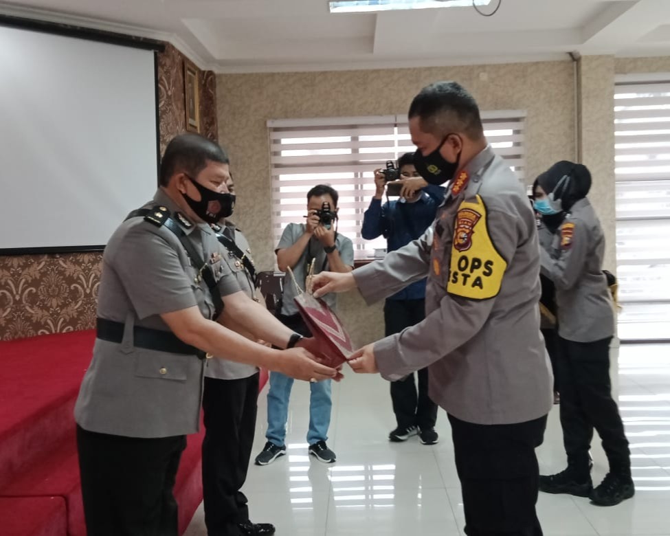 Kapolresta Pekanbaru Pimpin Sertijab Kapolsek Tenayan Raya dan Kapolsek Payung Sekaki