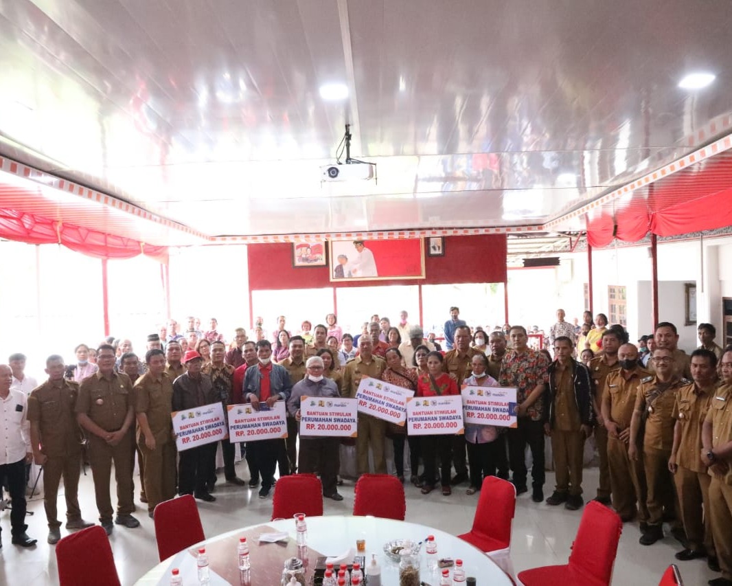Bupati Taput Serah Terima 1500 Penerima Bantuan BSPS (Bantuan Stimulan Perumahan Swadaya)