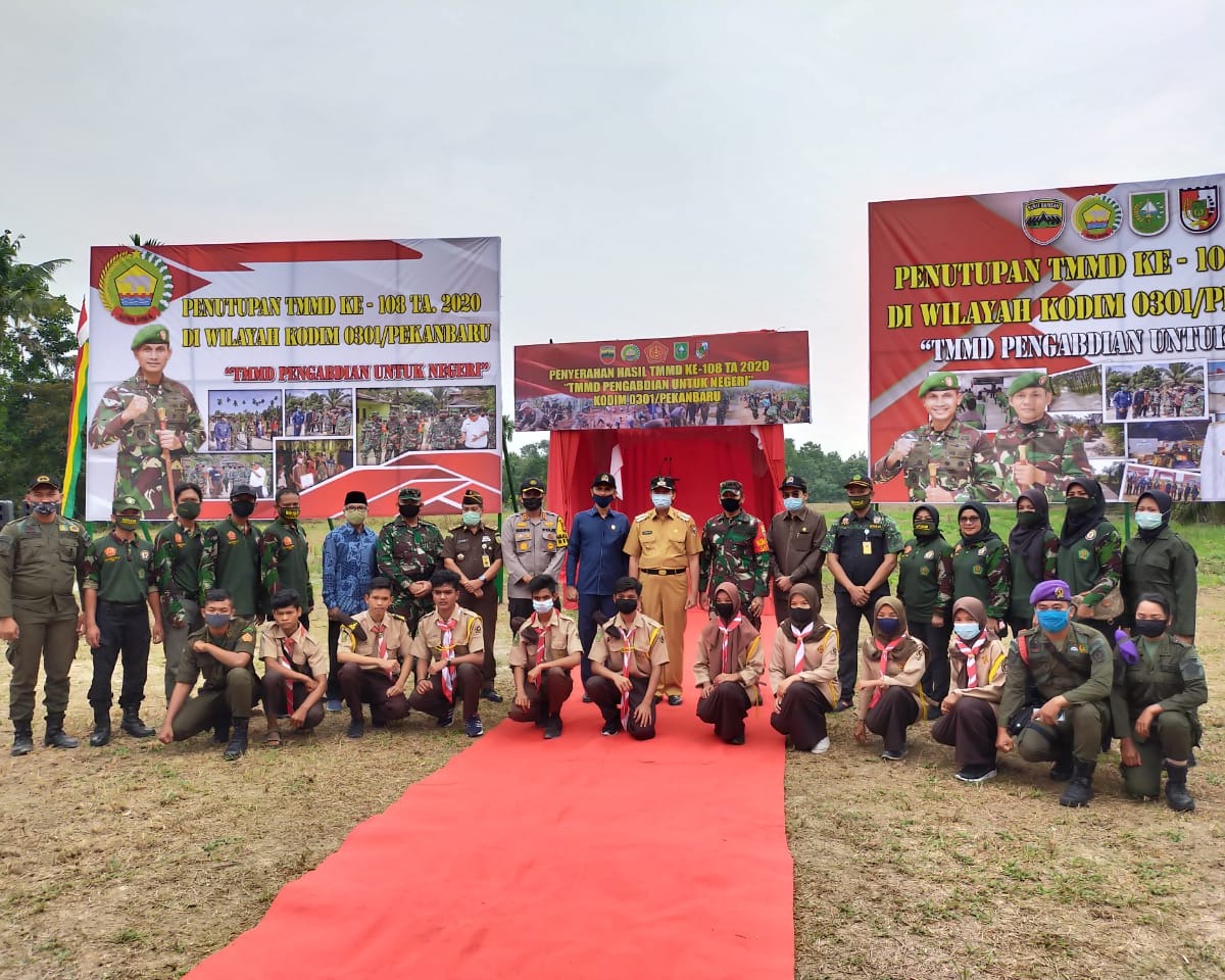 Dalam Penutupan Secara Serentak TMMD Ke-108 Tahun 2020, Dandim 0301/PBR Membacakan Amanat Pangdam I/Bukit Barisan