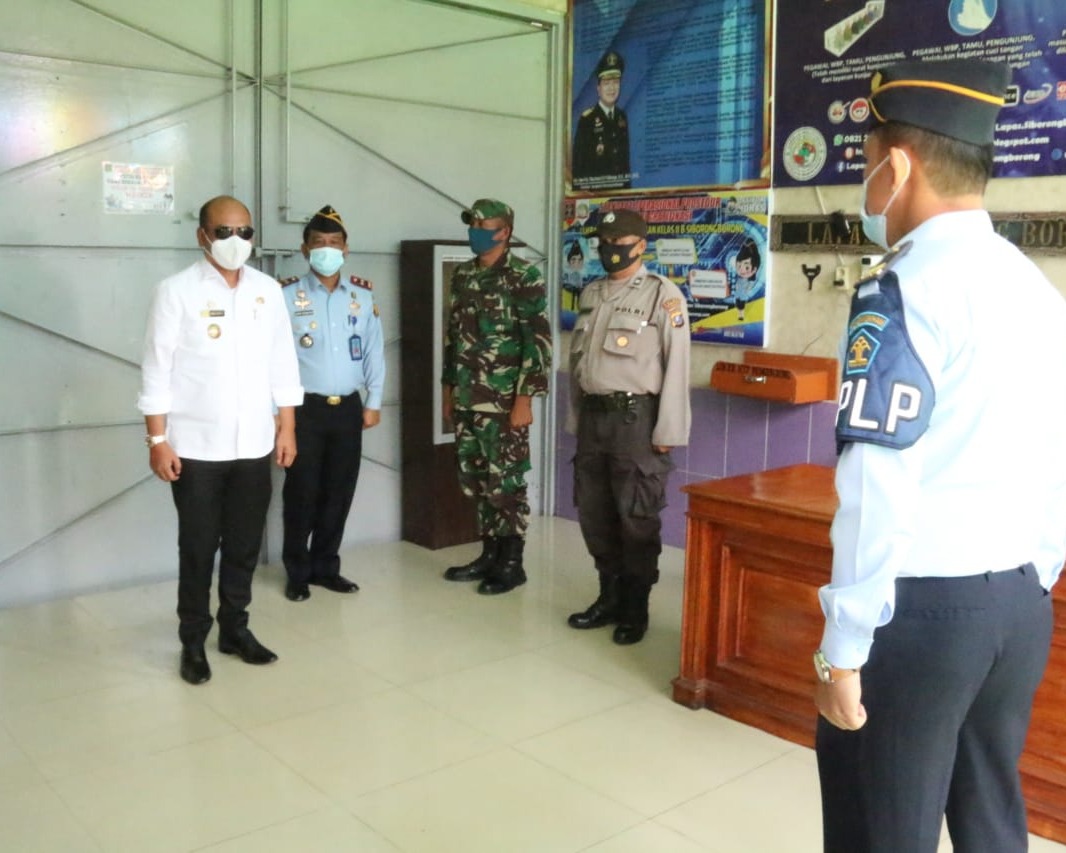 Bupati Taput Kunjungi dan Motivasi Warga Binaan Lapas Siborongborong