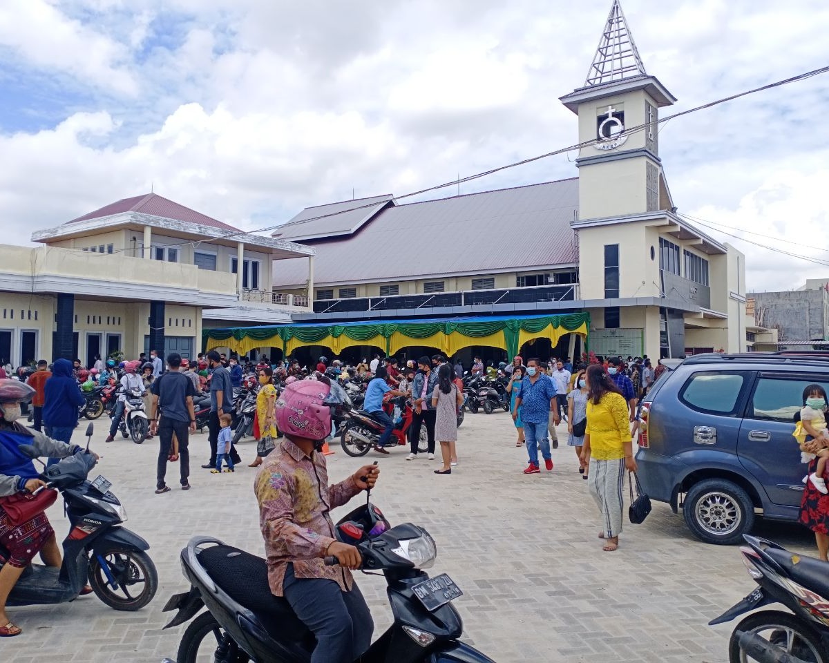 Personil Kodim 0301/PBR Lakukan Peninjauan Pelaksanaan Perayaan Hari Natal 2020 di Tiga Gereja