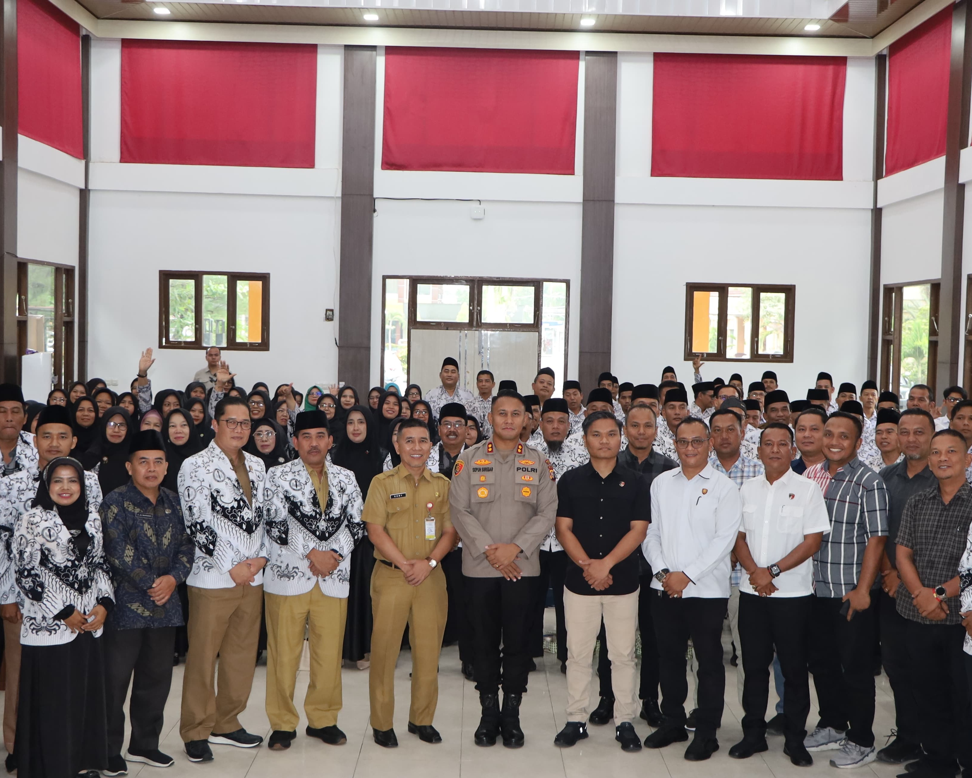 Perkuat Perlindungan Hukum Profesi Guru, Polres Siak Dan PGRI Teken MoU