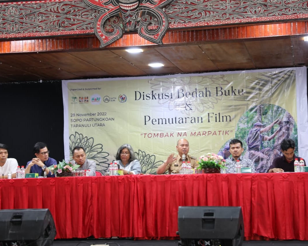 Bupati Nikson Nababan Hadiri Launching Buku Dan Film 'Tombak Na Marpatik, Adat dan Hutan di Tapanuli'