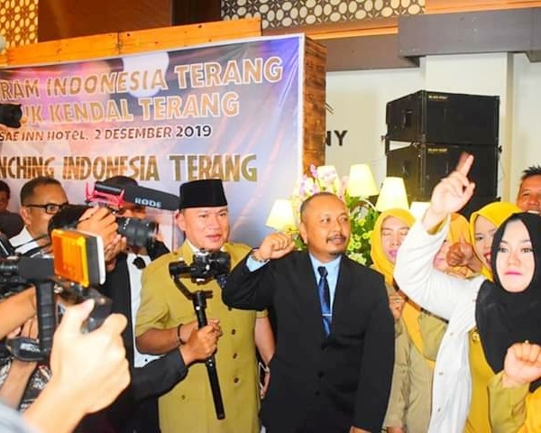 Launching Indonesia Terang, 5000 Titik PJU Tenaga Surya Akan Terangi 266 Desa di Kendal