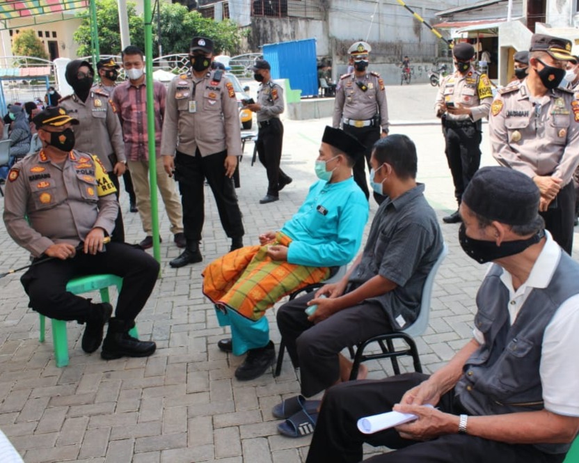 Kapolresta Pekanbaru Lakukan Pengecekkan Pelaksanaan Vaksinasi Covid-19 di Pondok Pesantren Miftahul Huda