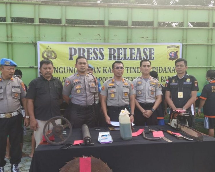 Polres Kotawaringin Barat Gelar Press Release Keberhasilan Operasi Wanalaga Telabang 2019