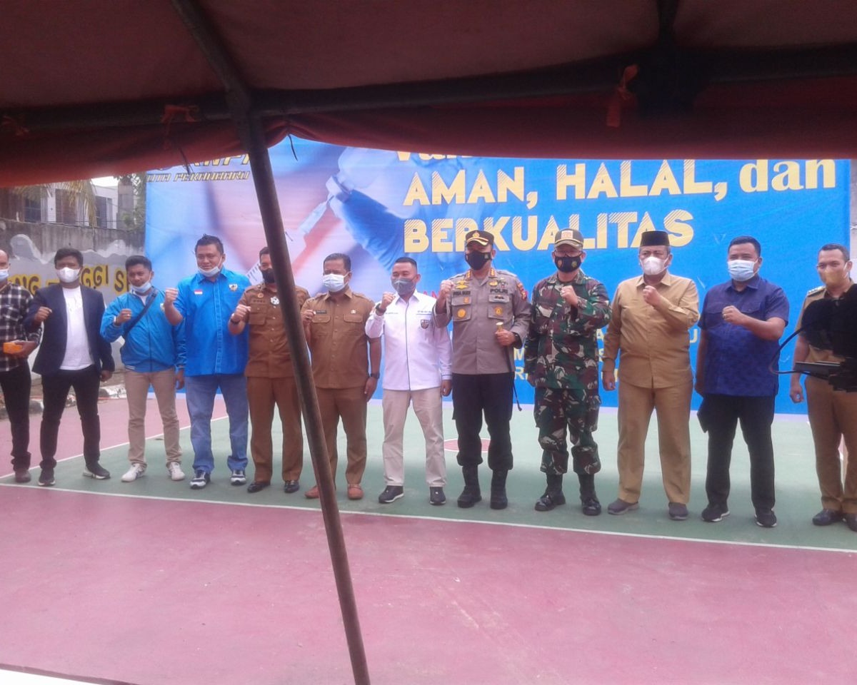 Dandim 0301/PBR Diwakili Danramil 03/Senapelan Hadiri Kegiatan Vaksinasi