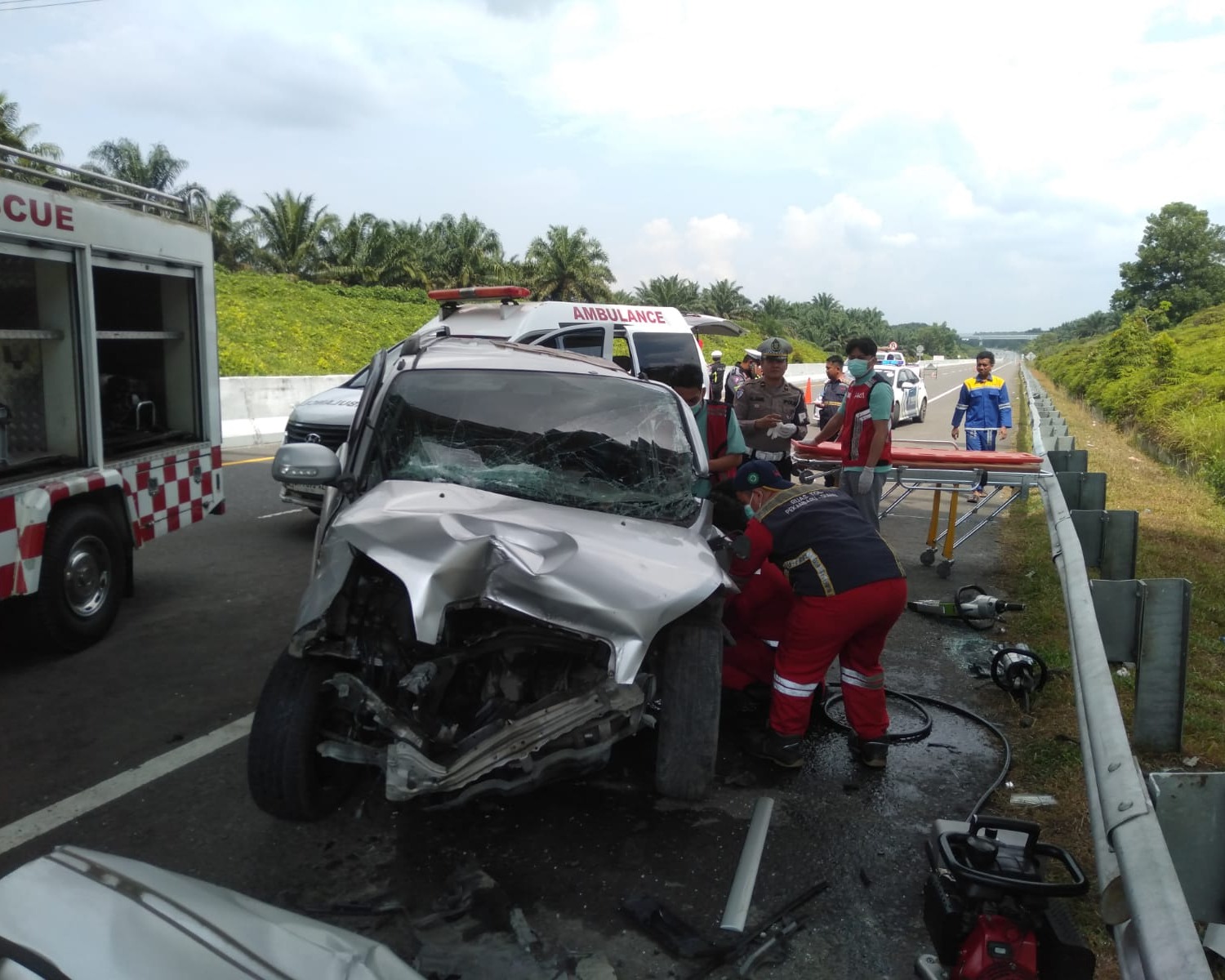 PJR Ditlantas Polda Riau Gerak Cepat Tangani Laka Lantas Ganda di Jalan Tol Permai, Satu Korban Meninggal Dunia