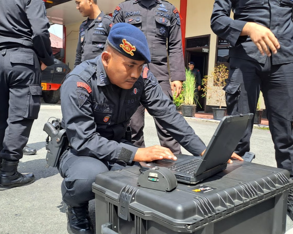 Subsatgas Jibom OMB LK 2023-2024 Patroli Dan Deteksi Terhadap Penggunaan Bahan Peledak Maupun Benda Pemicu Ledakan Di Kantor Bawaslu