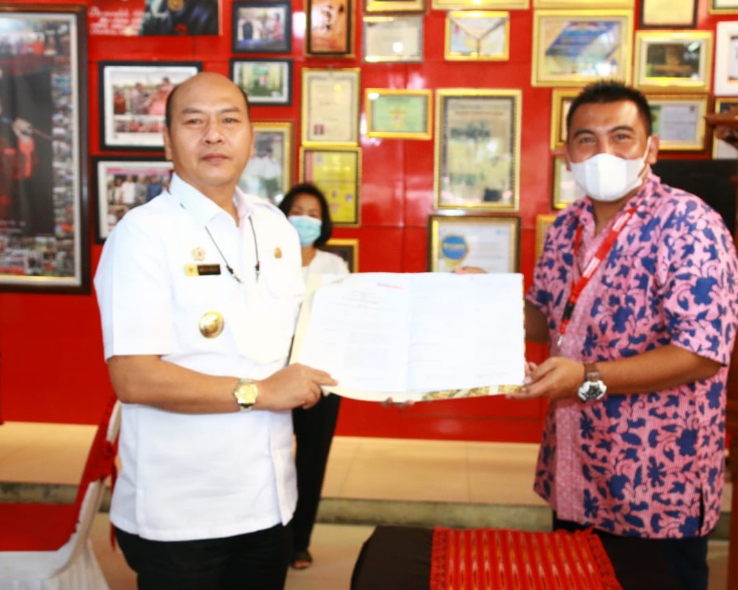 Bupati Taput: Produk Lokal Taput Harus Mendapat Tempat Yang Paling Strategis di Gerai Alfamart