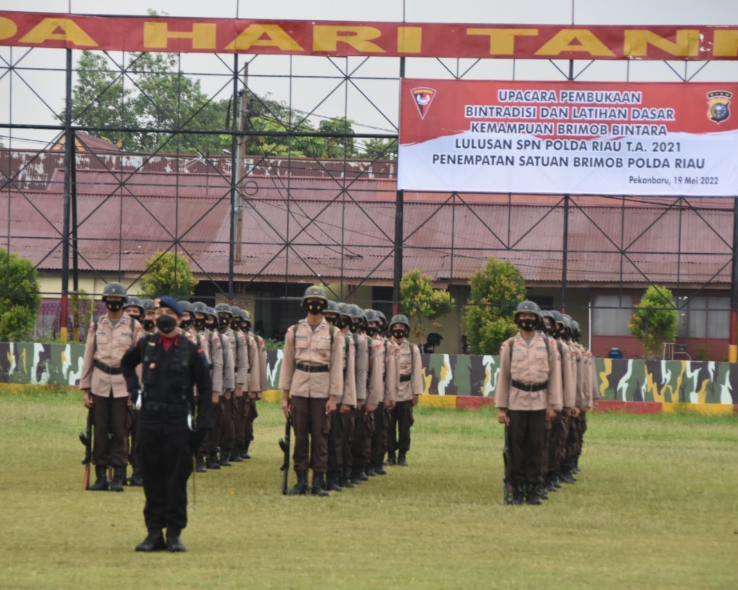 29 Personel Baru, Satuan Brimob Polda Riau Gelar Upacara Pembukaan Bintradisi Dan Latihan Dasar Kemampuan