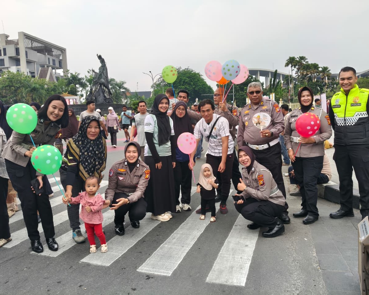 Jelang Hari Bhayangkara Ke-80, Ditlantas Polda Riau Gencarkan Kampanye Keselamatan Berlalu Lintas Dan Green Policing Di CFD Pekanbaru