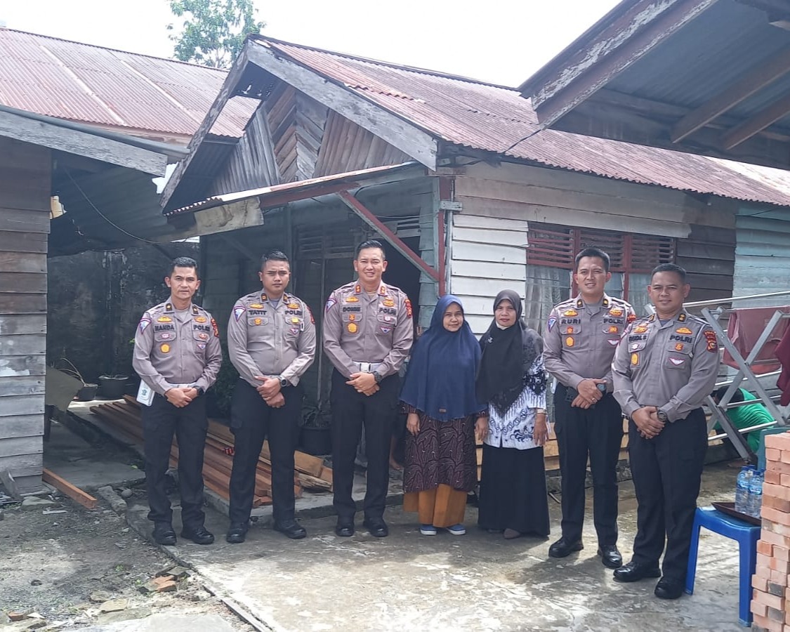 Sempena Hari Guru Nasional Tahun 2022, Ditlantas Polda Riau Berikan Bantuan Sosial Kepada Guru Honorer