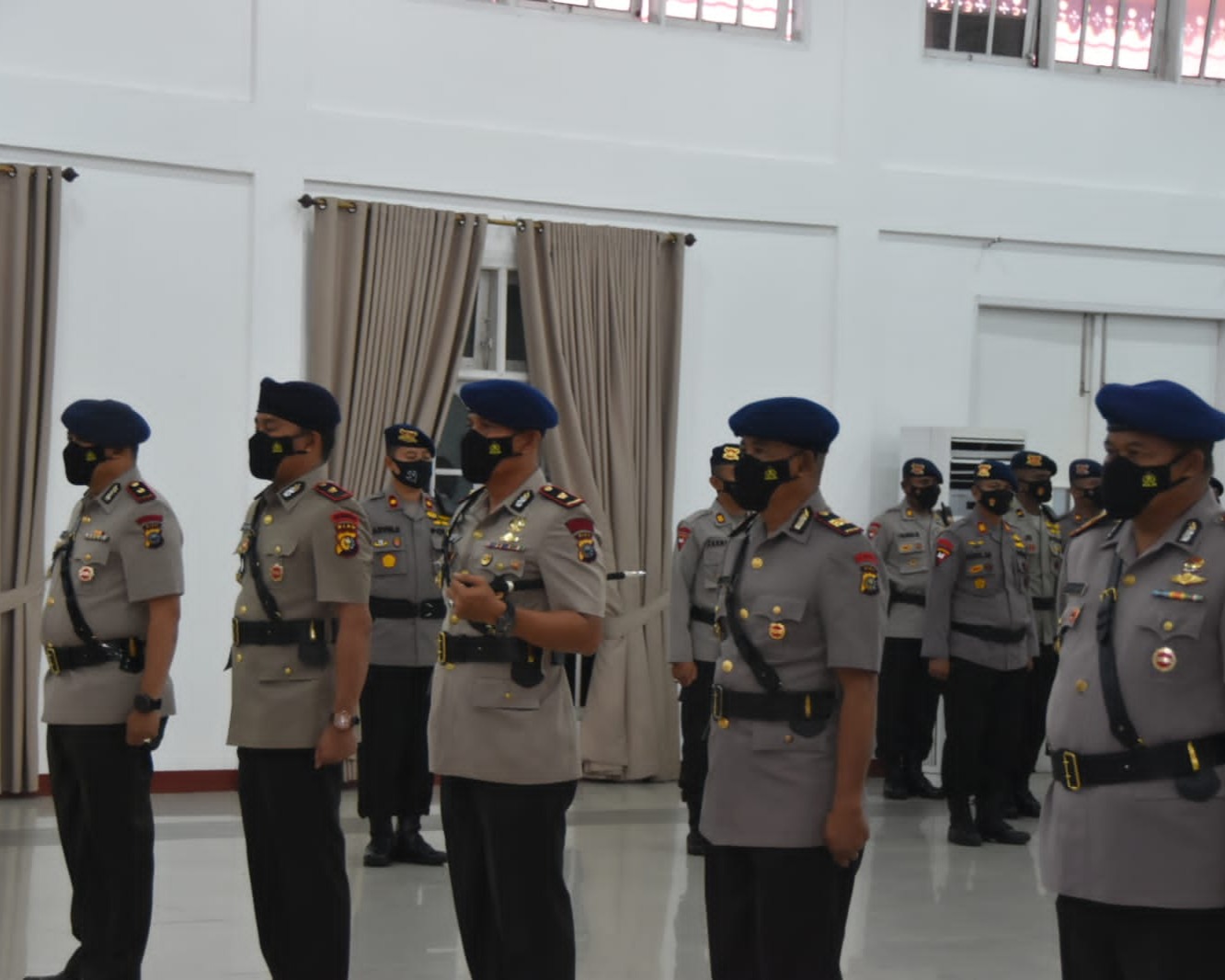 Pengukuhan Jabatan Kabag Ops, Danyon B, Kasi Log Serta Penyerahan Jabatan Danyon A Dan Kasi Yanma Satuan Brimob Polda Riau