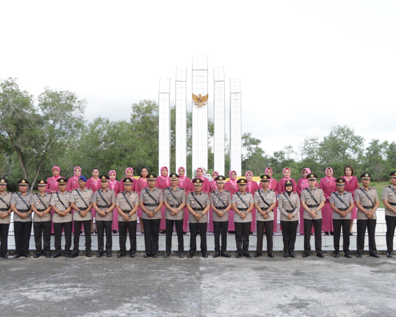 Polres Dumai Gelar Upacara Ziarah dan Tabur Bunga di Taman Makam Pahlawan Damai Sentosa