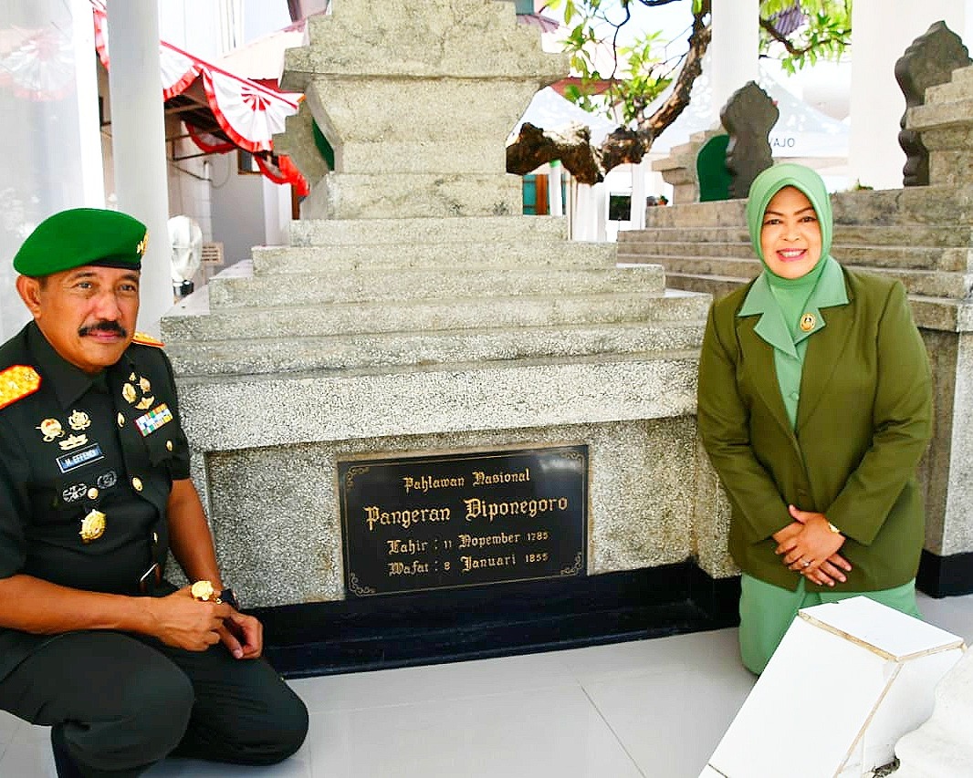 Jelang HUT ke 69 Kodam IV, Pangdam Ziarah ke Makam Pangeran Diponegoro di Makassar