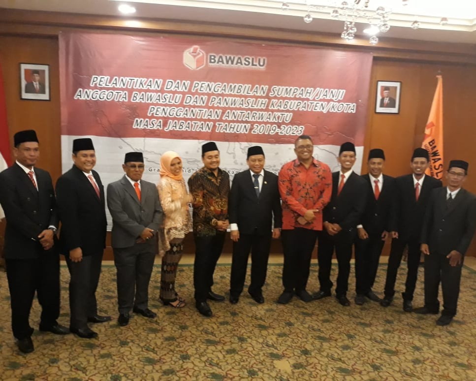 Rony Fitrian Dilantik Bawaslu RI Menjadi Anggota Bawaslu Inhu PAW