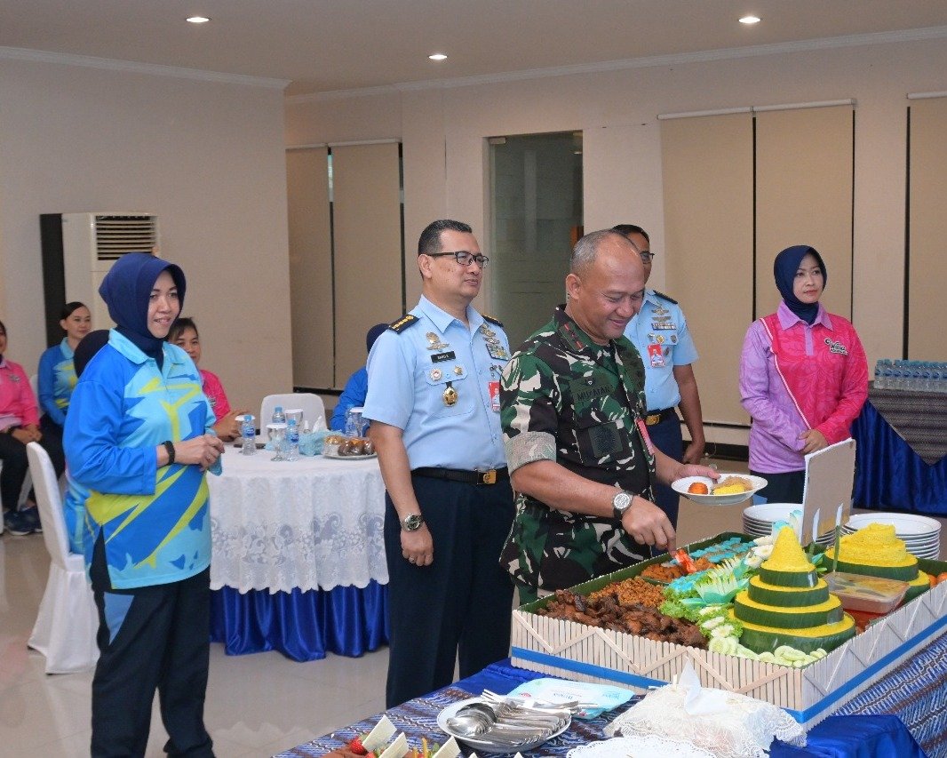 HUT Ke-62 Wara, Sebagai Tanda Syukur Panglima Koopsud I Gelar Potong Tumpeng