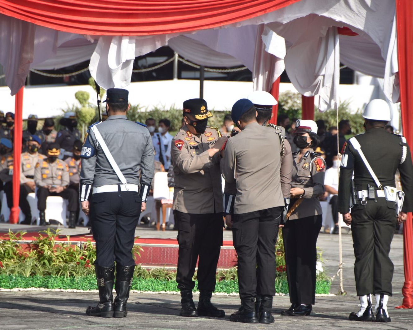 Kapolda Riau Pimpin Apel Gelar Pasukan Operasi Ketupat Lancang Kuning Tahun 2022
