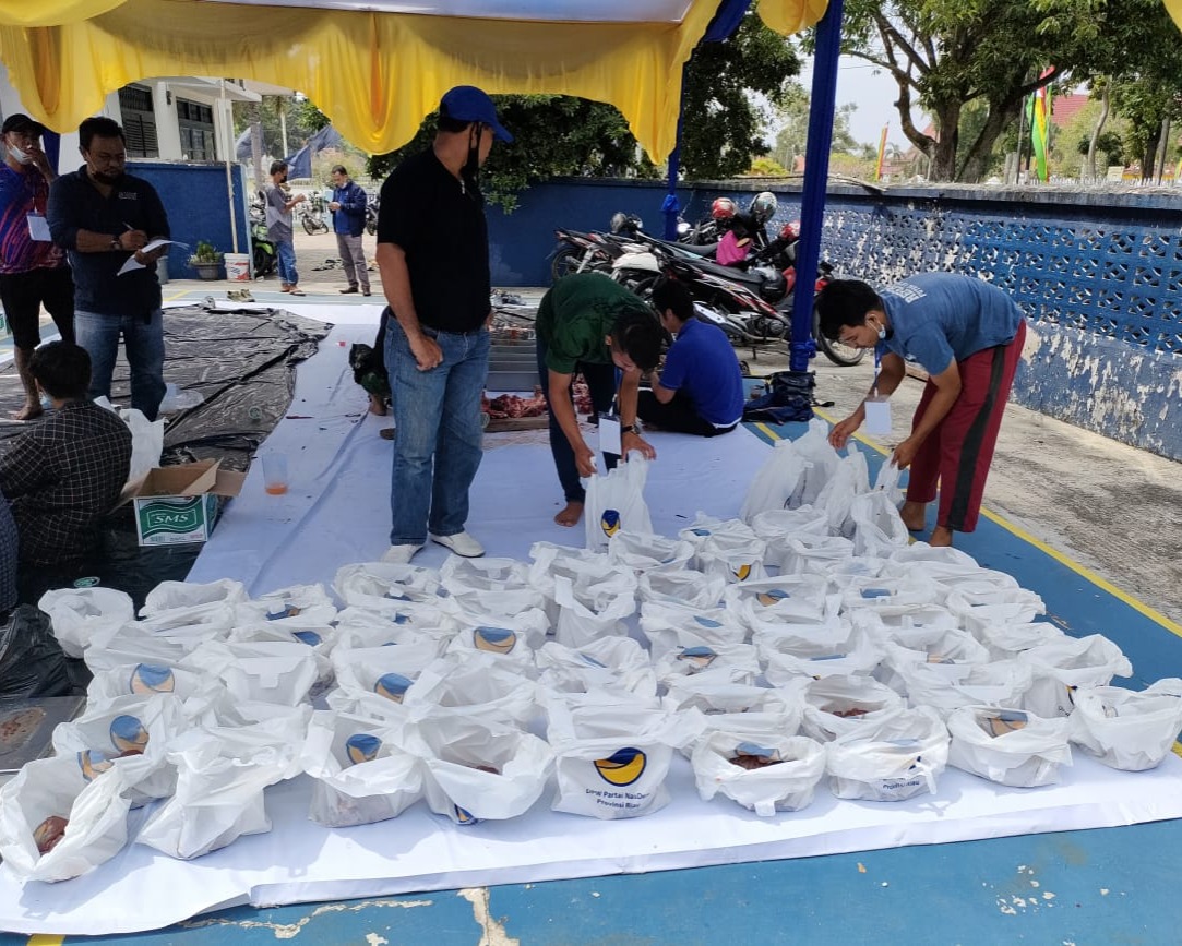 Hari Raya Idul Adha 1442 H, NasDem Riau Sembelih 2 Ekor Sapi dan 1 Kambing