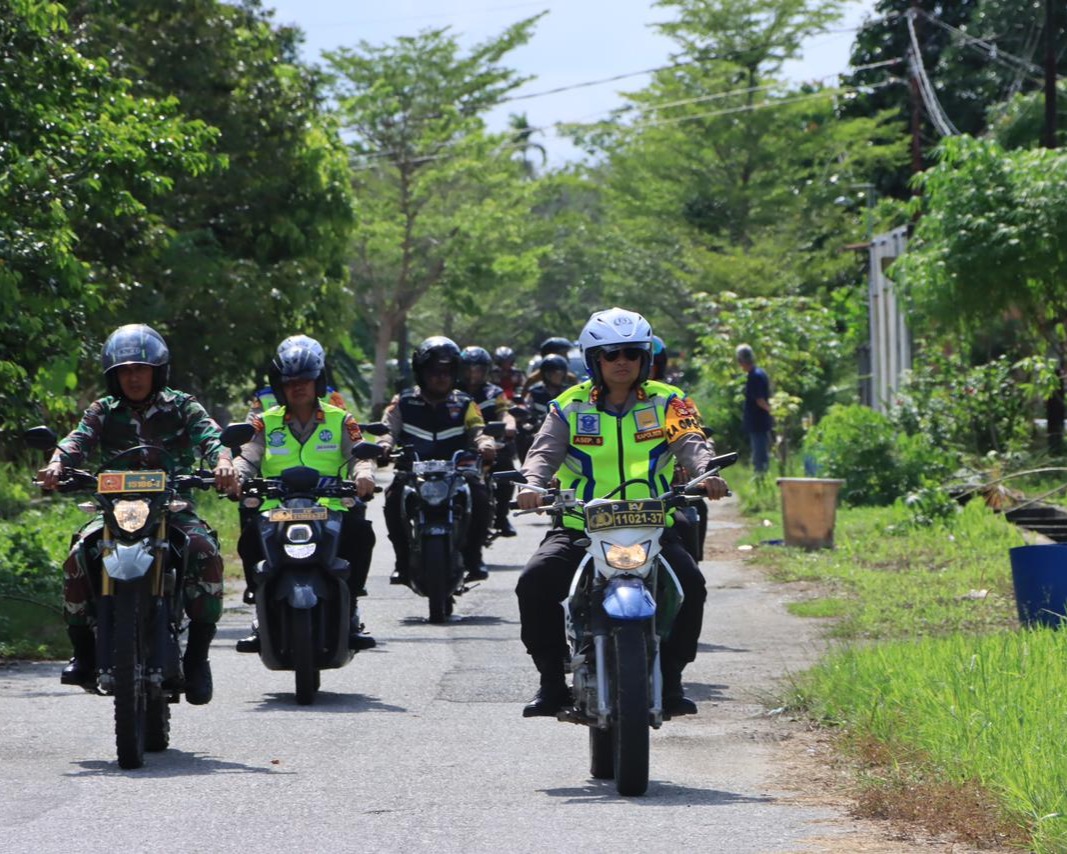 Sinergritas TNI-Polri, Kapolres AKBP Asep Pimpin Patroli Jaga Kamtibmas Semasa Pilkada di Kabupaten Siak
