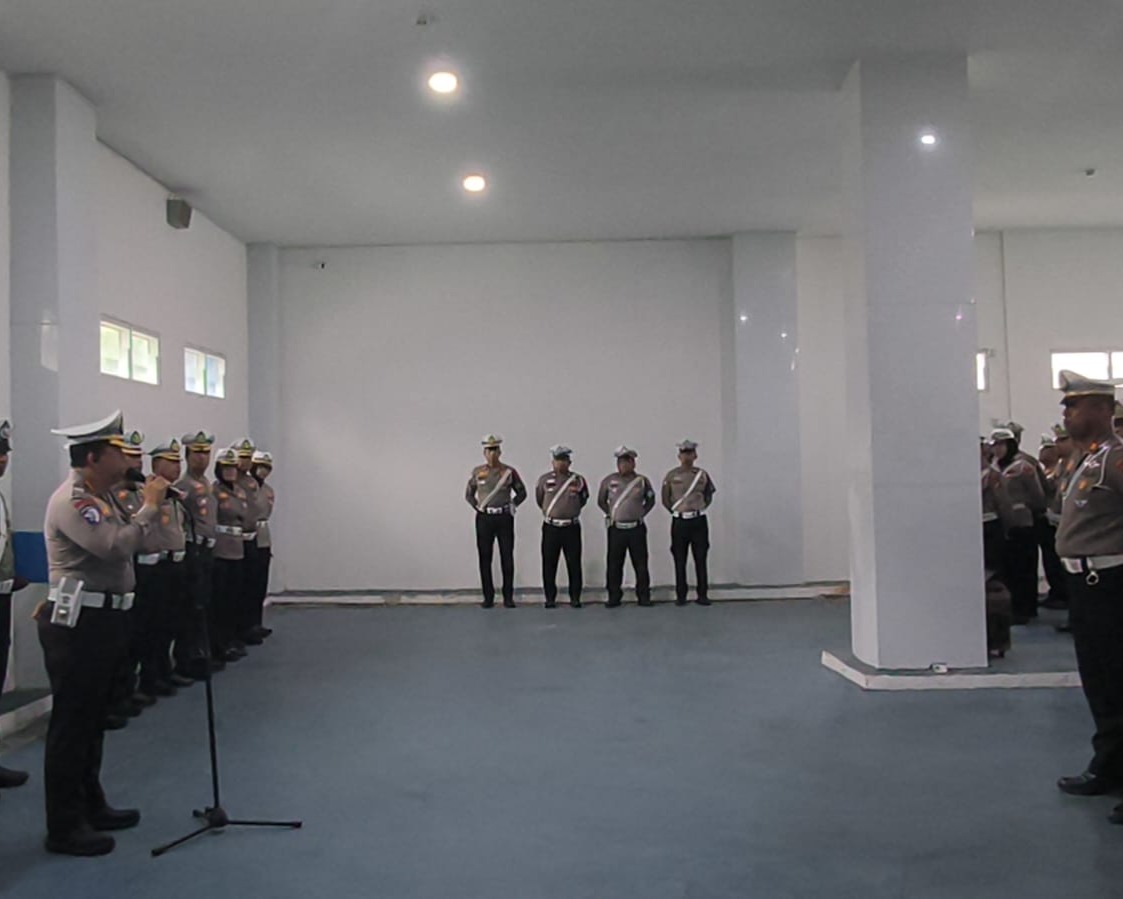 Empat Personel Satuan PJR Ditlantas Polda Riau Terima Penghargaan Atas Aksi Kemanusiaan