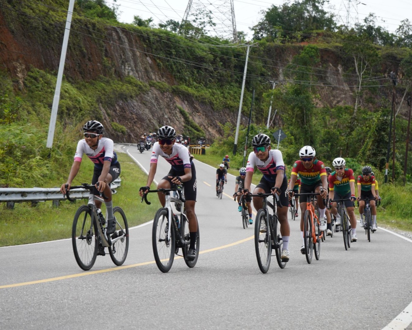 M Syelhan Nur Rahmad Dari ASC Monster Raih Juara Pertama Man Open Tour de Muara Takus 2022