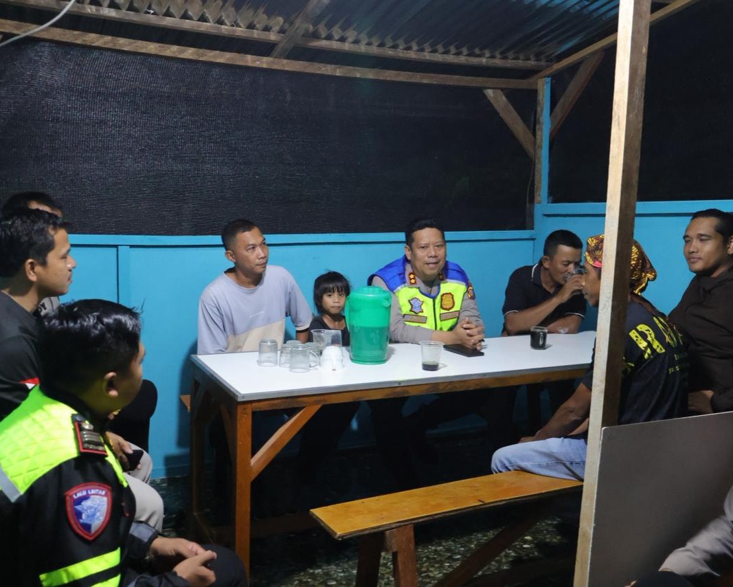 Kapolres Pelalawan Kunjungi Poskamling Warga, Tingkatkan Keamanan Lingkungan Dan Kamtibmas