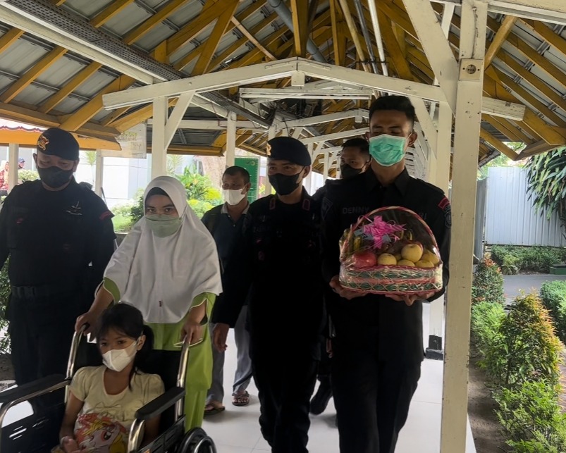 Janji Dansat Brimob Polda Riau Kombes Pol Ronny Lumban Gaol Bantu Pengobatan Putrinya Afriyanto Tuntas