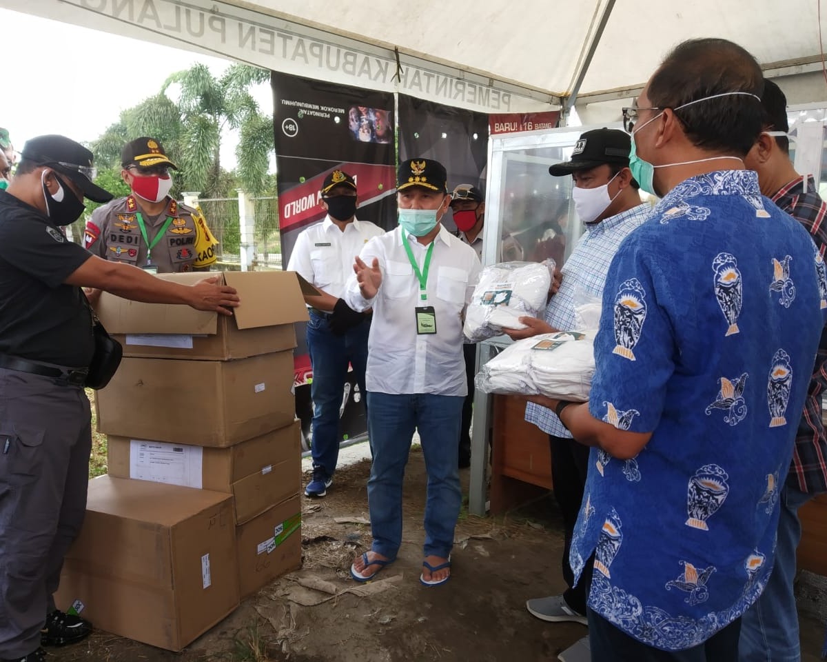 Gubernur Kalteng Serahkan Bantuan 5000 Pcs Masker di Pulang Pisau