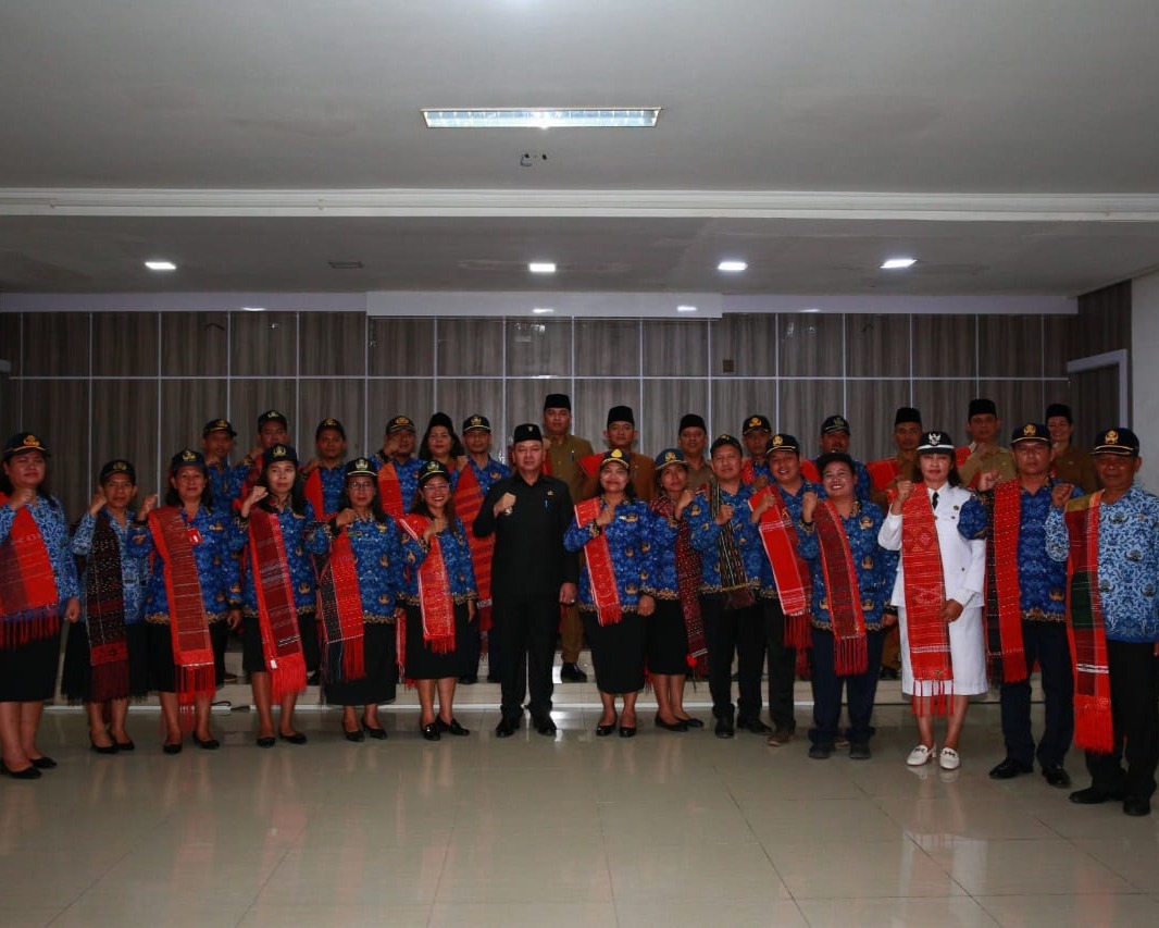 Bupati Dr. Drs. Nikson Nababan, M.Si Lantik Pejabat Administrator, Pengawas, Dan Fungsional di Lingkungan Pemerintah Kabupaten Tapanuli Utara