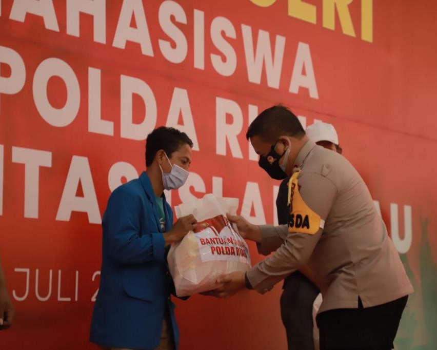 Polda Riau Bersama UIR Gelar Vaksinasi Bagi Mahasiswa, Kapolda: Kita Mulai Sesuatu Yang Penting Bagi Generasi Penerus Bangsa