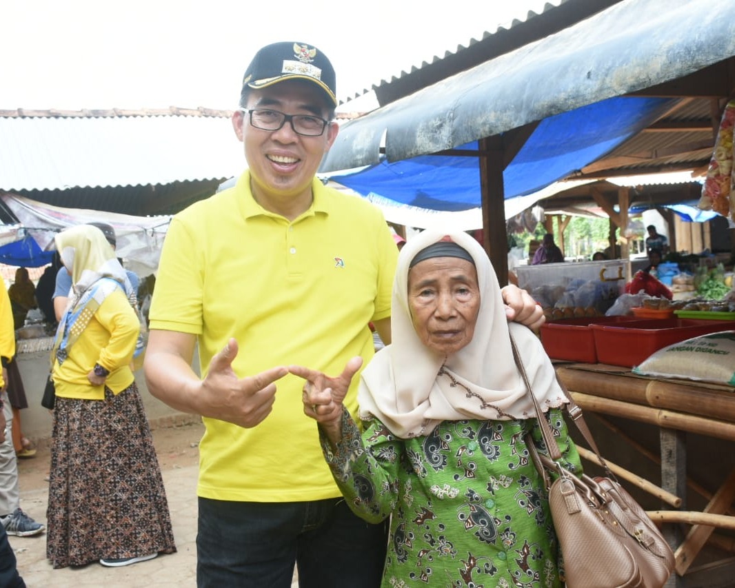 Bupati Lampung Timur Menghadiri Acara Gerak Jalan Santai Dalam Rangka Memperingati HUT PGRI Ke 74