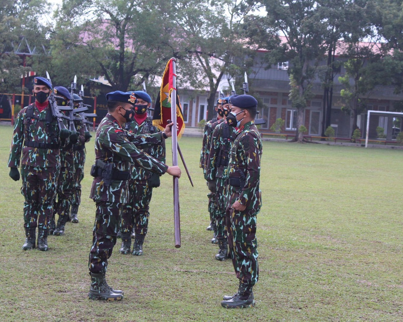 Dansat Brimob Polda Riau Pimpin Upacara Penyerahan Jabatan Danyon A Pelopor