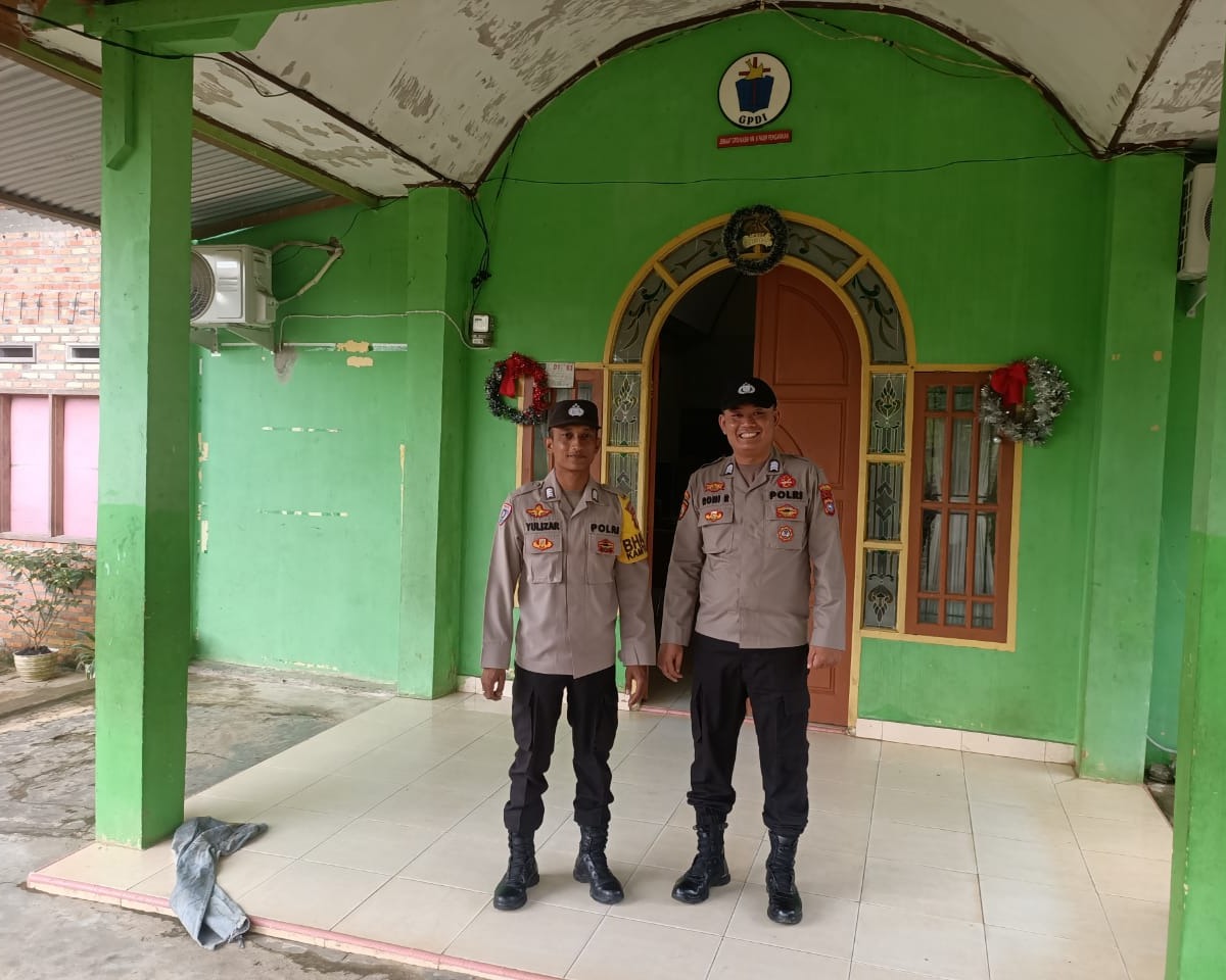Polsek Rambah Polres Rohul Gelar Minggu Kasih, Wujudkan Rasa Aman dan Nyaman Bagi Jemaat Gereja