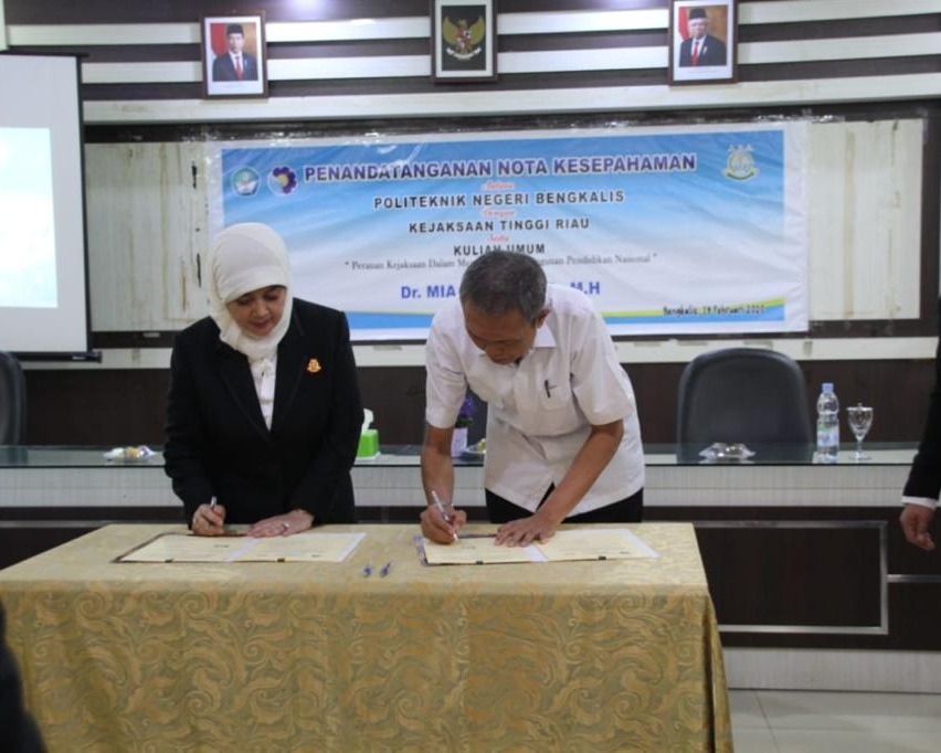 Penandatanganan MoU Antara Politeknik Negeri Bengkalis Dengan Kejaksaan Tinggi Riau, Kajati Riau Dr. Mia Amiati, SH, MH: Sinergitas Kerjasama Untuk Meningkatkan Sumber Daya Manusia