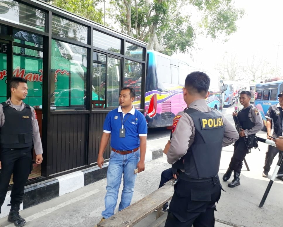 Jalan ke Kawasan Wisata Colo dan Pegunungan Muria Macet
