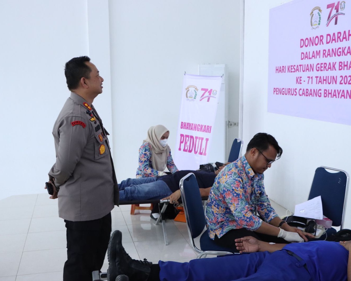 Sambut HUT Ke-75, Polwan Polres Siak Gelar Bhakti Donor Darah