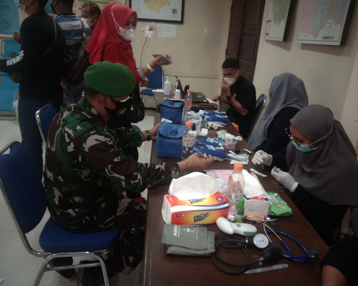 Babinsa Kodim 0301/PBR Bersama Camat Tenayan Raya dan PJB Serta MRPR Laksanakan Kegiatan Donor Darah di Aula Kantor Kecamatan