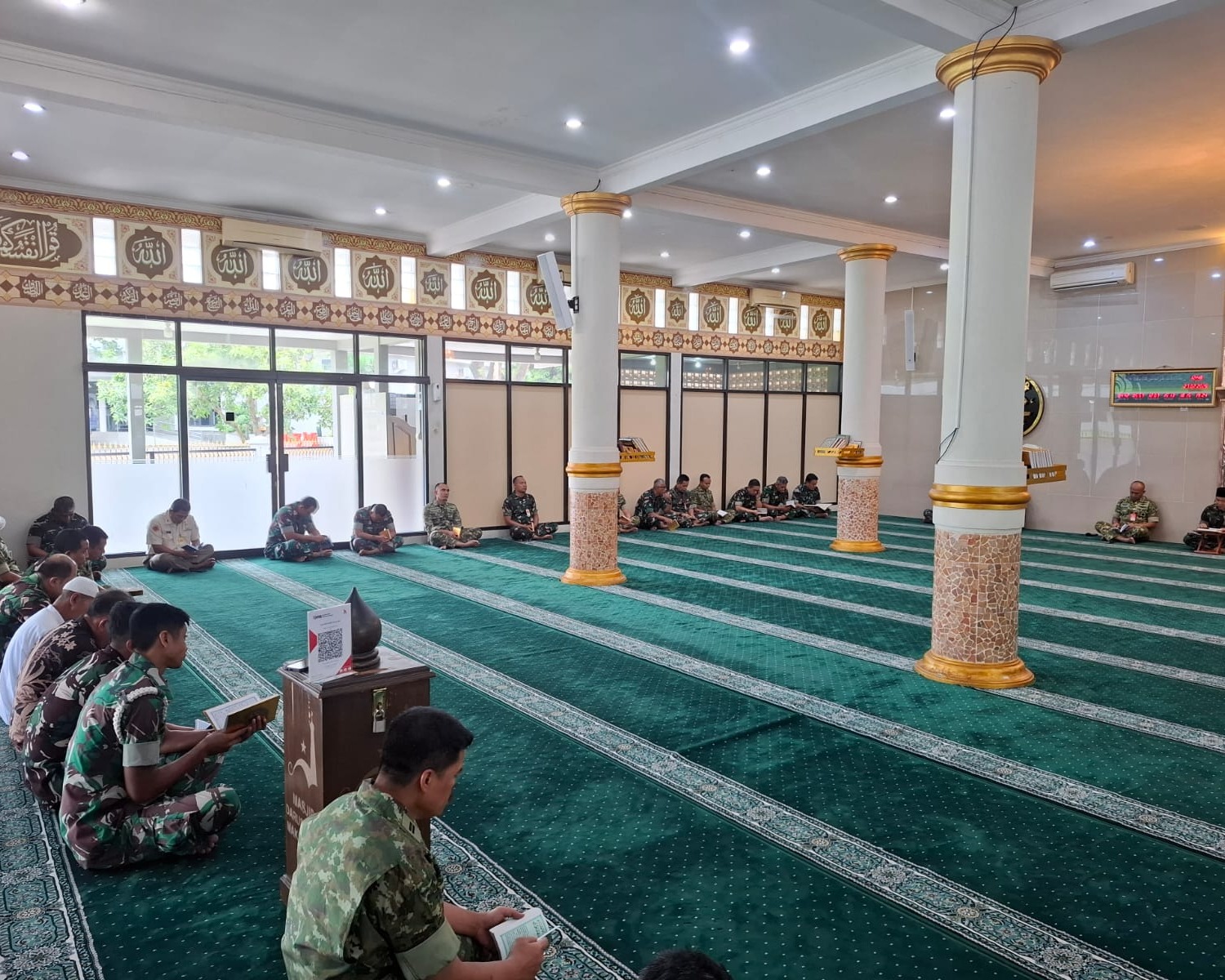 Usai Shalat Jumat, Personel Makodau I Gelar Doa Bersama
