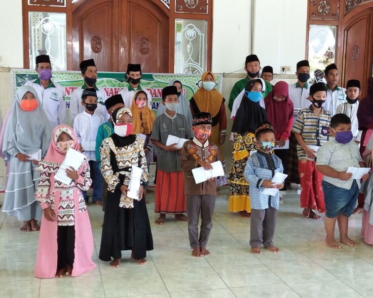 Gelar Santunan Yatim Piatu Masa New Normal Di Desa Tanjungmojo