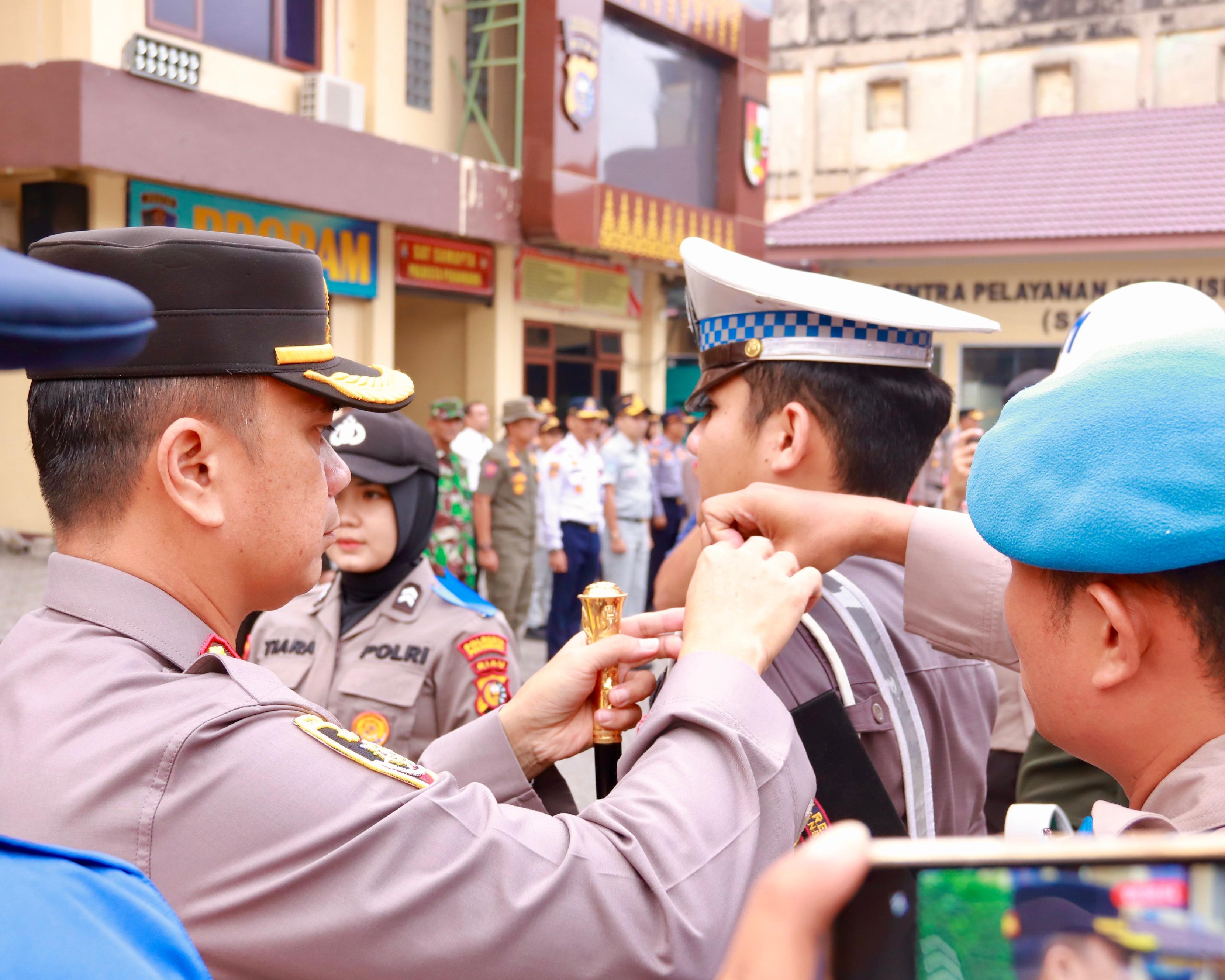 Kapolresta Pekanbaru Pimpin Apel Gelar Pasukan Operasi Zebra Lancang Kuning 2023
