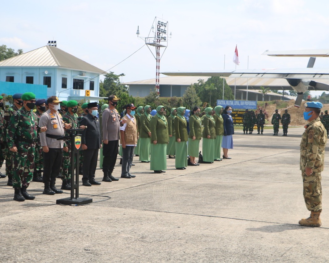 Pesawat TNI AU Bawa Jenazah Pelda Anumerta Rama Wahyudi 