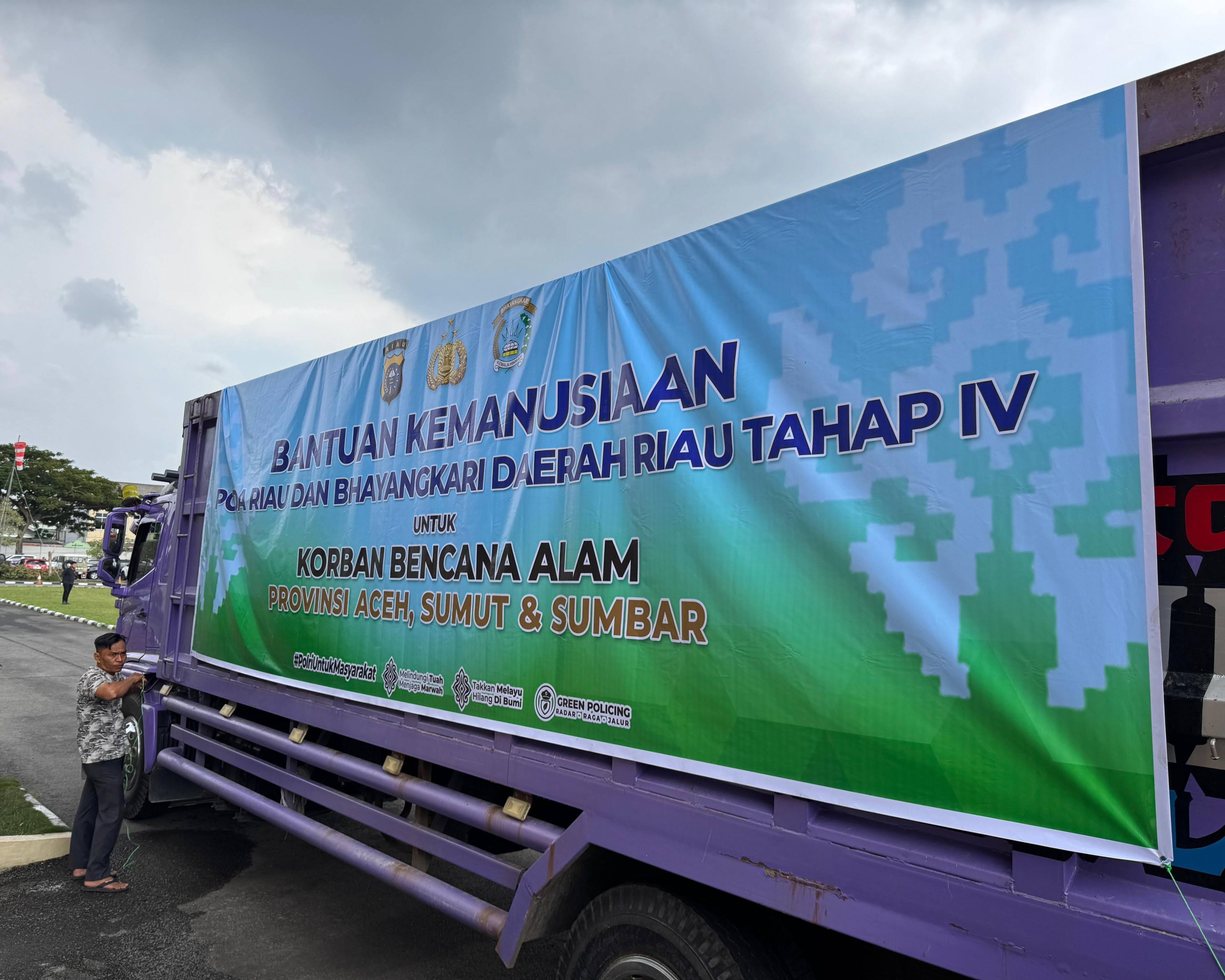 Polda Riau Kirim Bantuan Gelombang Ke-4 Untuk Penanganan Bencana Di Sumatera, 3.459 Alat Kerja dikirim Ke Aceh Dan Sumbar