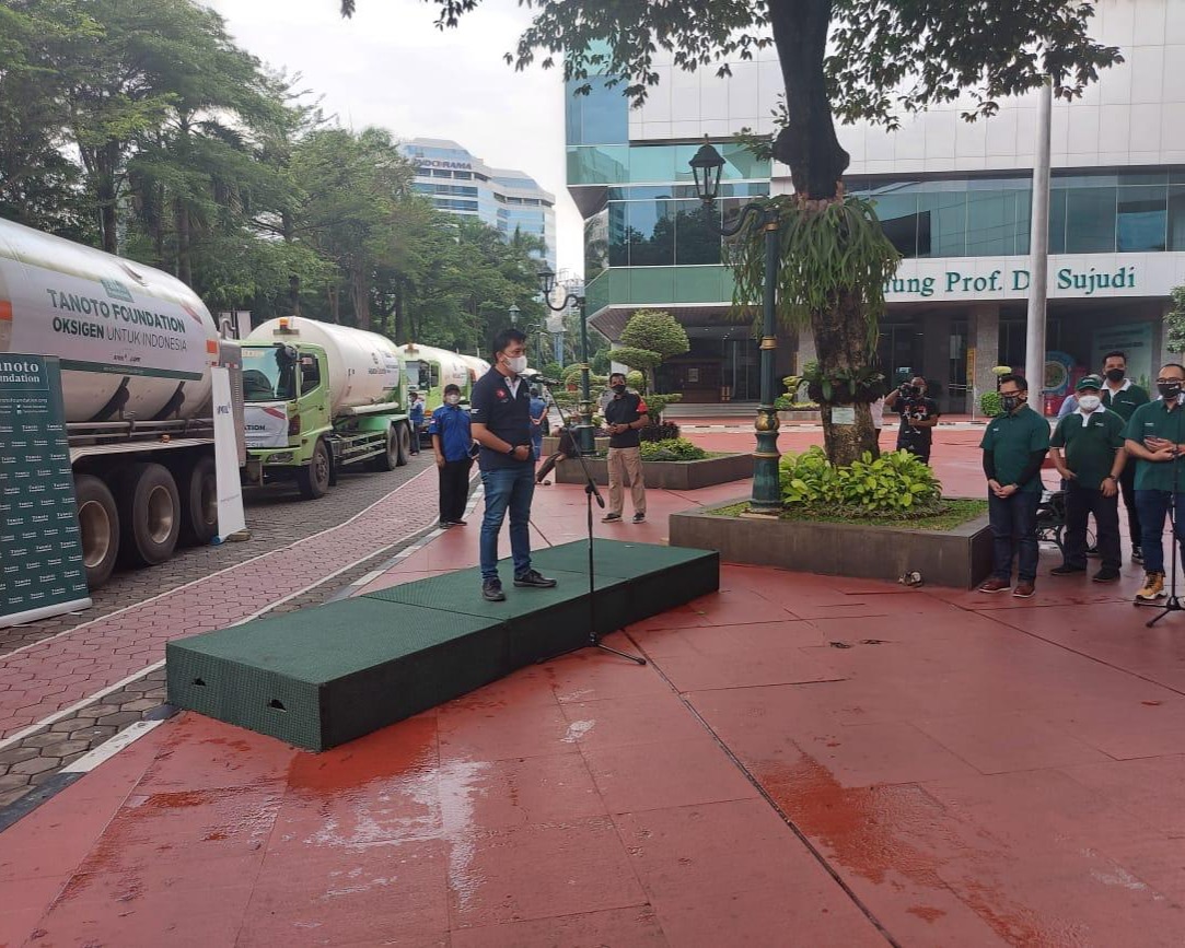 Jamin Keamanan Dan Kelancaran, Polda Riau Kawal Pengiriman 70 Ton Oksigen Untuk Pasien Covid-19 Di Jakarta