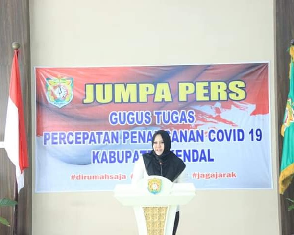 Bupati Kendal Menerima Bantuan Paket APD Dari Yayasan Pundi Amal Peduli Kasih SCTV Dan Indosiar