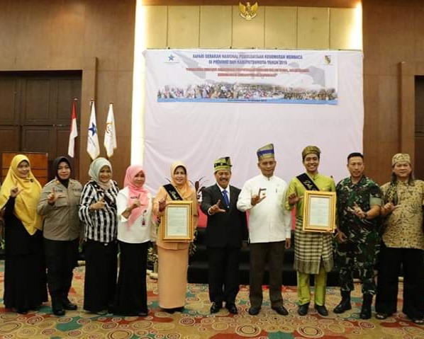 Ketua DWP Kota Dinobatkan Menjadi Bunda Baca Kota Pekanbaru Oleh Kepala Perpustakaan Nasional